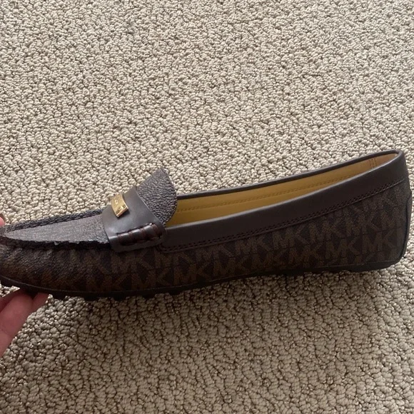 Micheal Kors Loafers Size 8.5 - Picture 2 of 6
